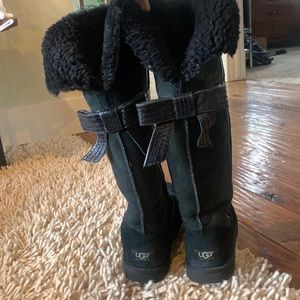 Womens size 8 black leather trim Ugg boots